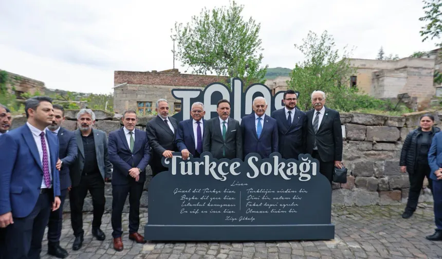 Ortak Türk Alfabesi Anıtı Kayseri Talas'ta açıldı