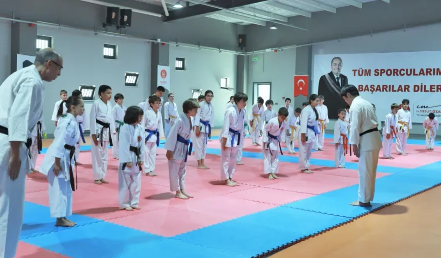 Ankara Keçiören uluslararası karatecileri ağırladı