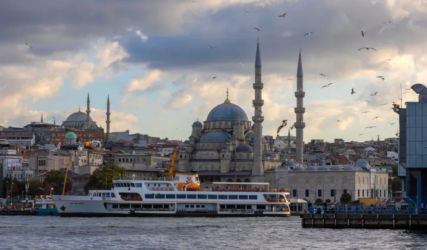 Meteoroloji'den Uyarı: İç Bölgelerde Sağanak, Marmara ve Ege'de Fırtına Bekleniyor