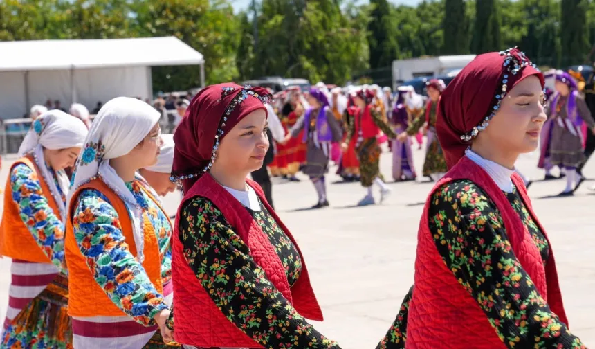 İstanbul'da 5 Bin Kişiyle Horon Rekoru Denemesi