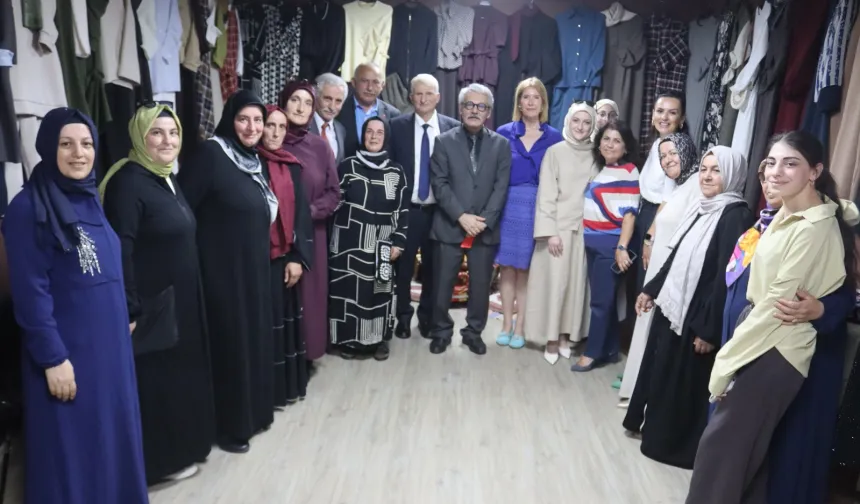 İZMEK yıl sonu sergisi Çubuklubala'da açıldı