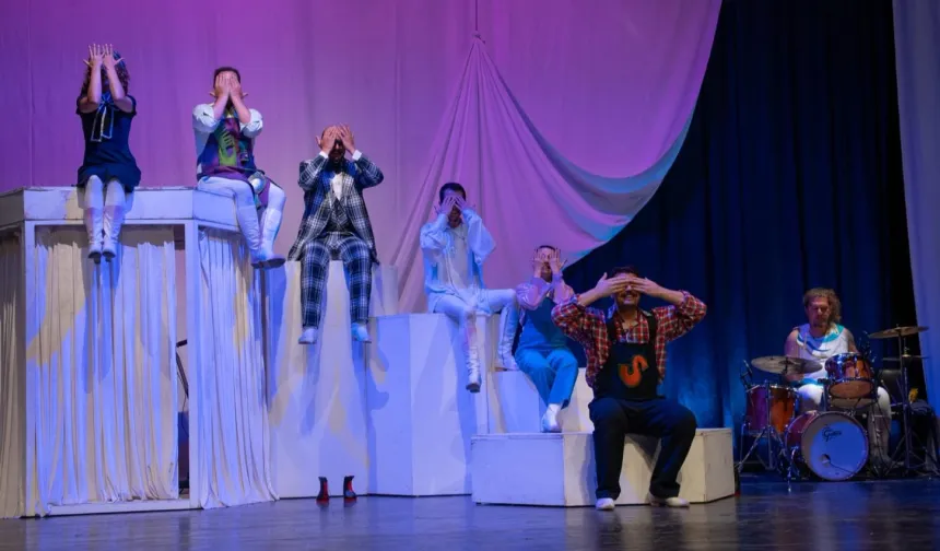 İzmir Şehir Tiyatrosu Ordu Festivali'nde
