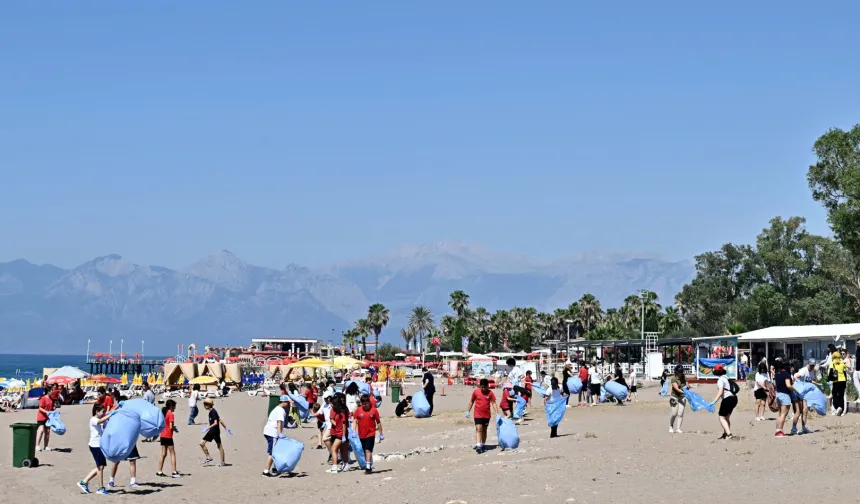 Muratpaşa Belediyesi Lara Plajı’nda Bilimsel Kıyı Temizliği: Marine Litter Watch Uygulaması