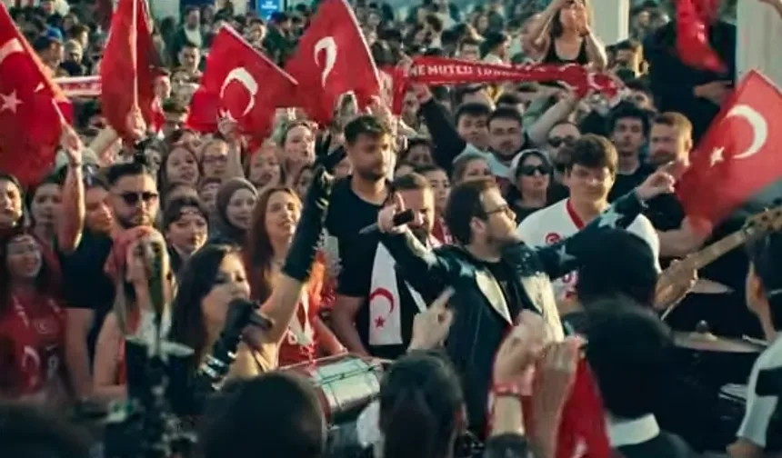 Murat Dalkılıç ve Afra’dan Milli Takıma Dev Marş: "BİR"Yolda! İzle