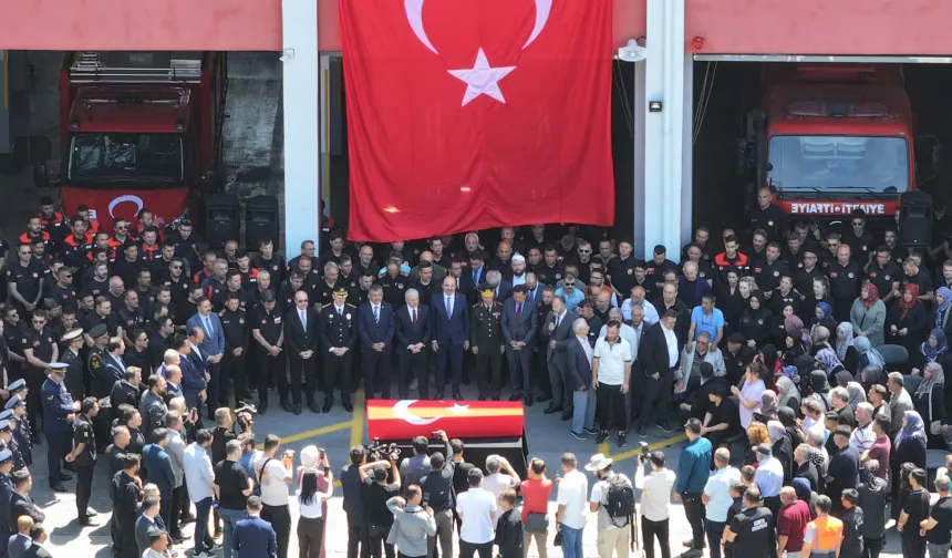 Şehit itfaiye eri Mehmet Tekeli son yolculuğuna uğurlandı