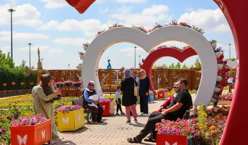 Selçuklu Çiçek Bahçesi Sezonu Açtı: Konya'da Görsel Şölen Başladı