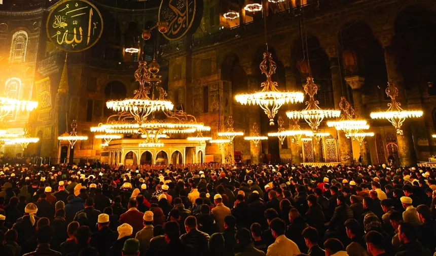Cumhurbaşkanı Erdoğan'dan Ayasofya'nın yeniden ibadete açılışının 6. yılı mesajı