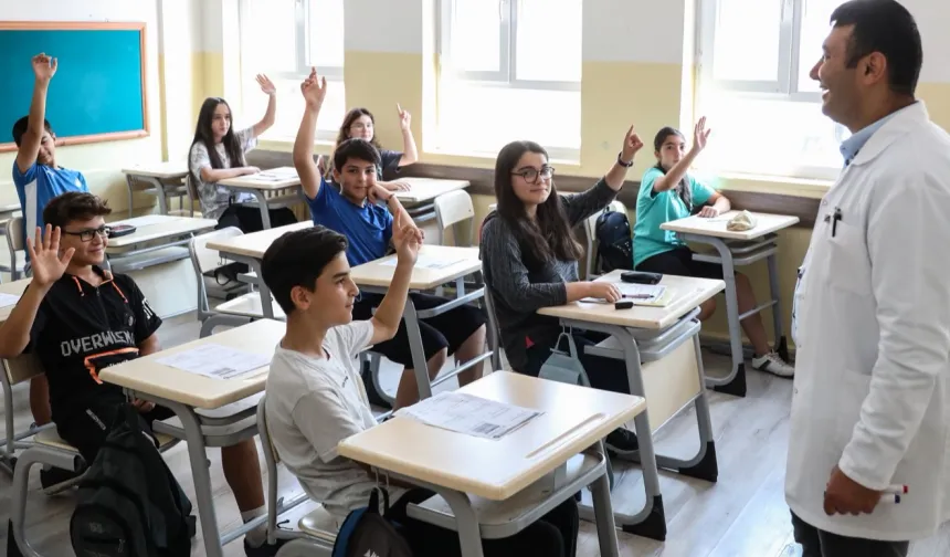 MEB'den Yeni Karar: Ders Saatleri ve Ek Ders Ücretleri Düzenlendi