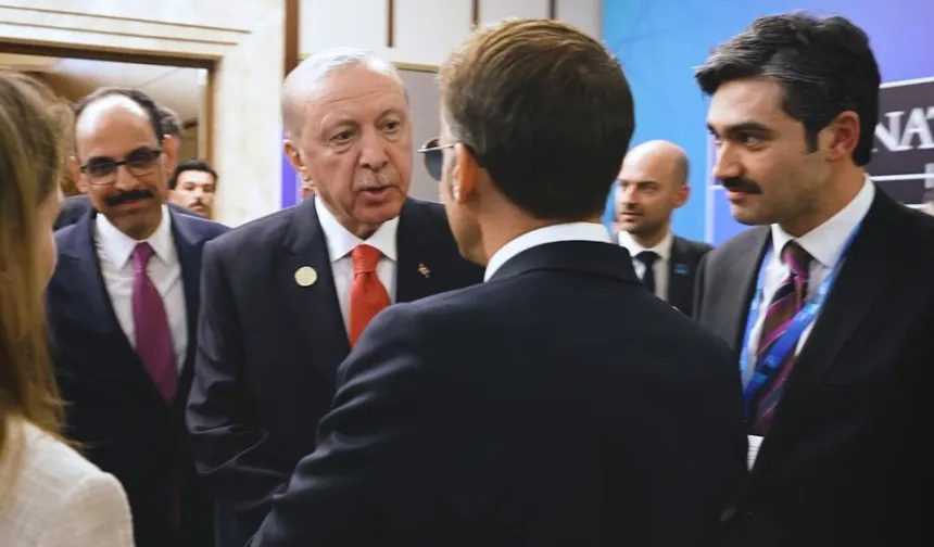 Macron'dan Erdoğan'a Selam: Sosyal Medyada Paylaştığı Video Gündem Oldu