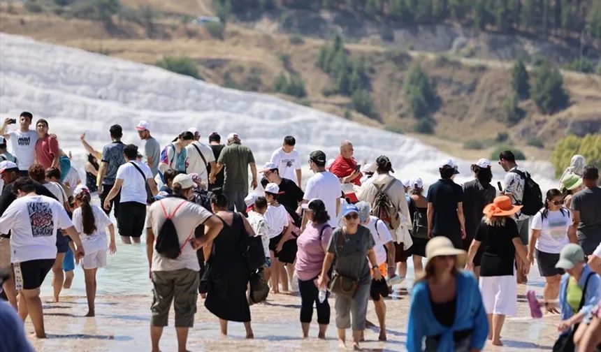 Satranç sporcuları Pamukkale ve Hierapolis'i keşfetti