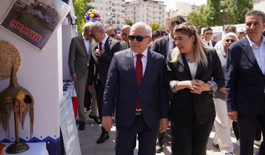 Sivas Yaşayan Miras Şöleni Tarihi Kent Meydanı'nda Başladı