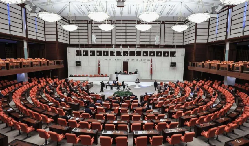 TBMM'deki sandalye dağılımı yeniden şekillendi... İşte son durum
