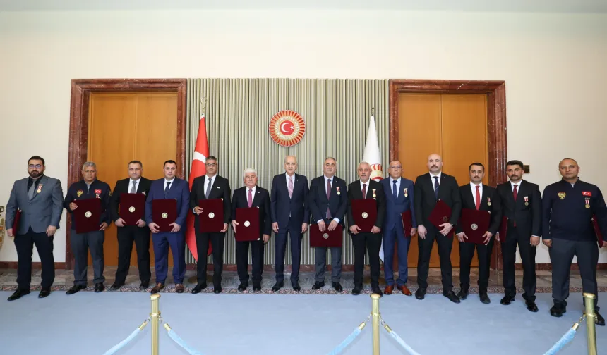 Numan Kurtulmuş 15 Temmuz Gazilerine Teşekkür Beratı Verdi