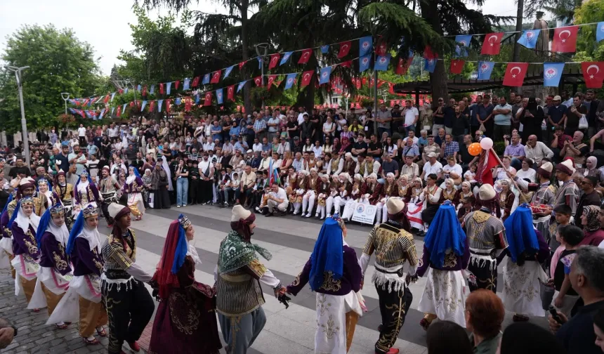 4. Uluslararası Trabzon Horon ve Müzik Festivali Coşkuyla Sürüyor