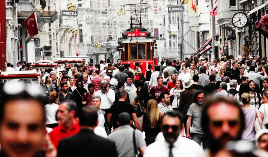 TÜİK 2025 Nüfus Verileri: Türkiye Dünya Sıralamasında 18. Sırada