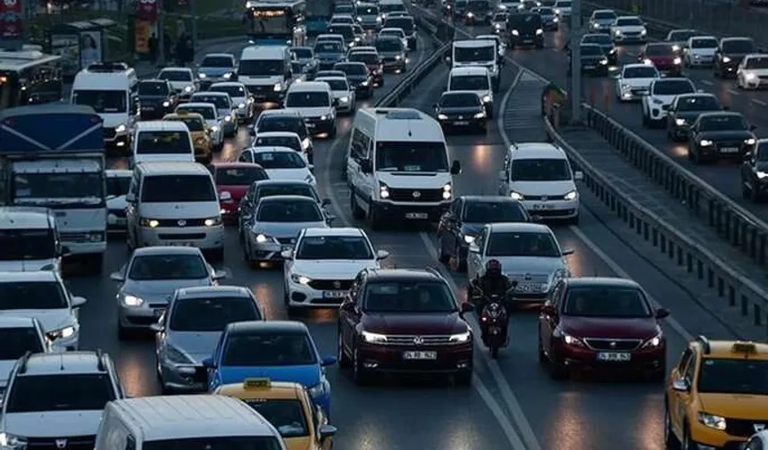 7 ayda 1,17 milyon taşıt trafiğe çıktı... Gri renk halen tercih sebebi