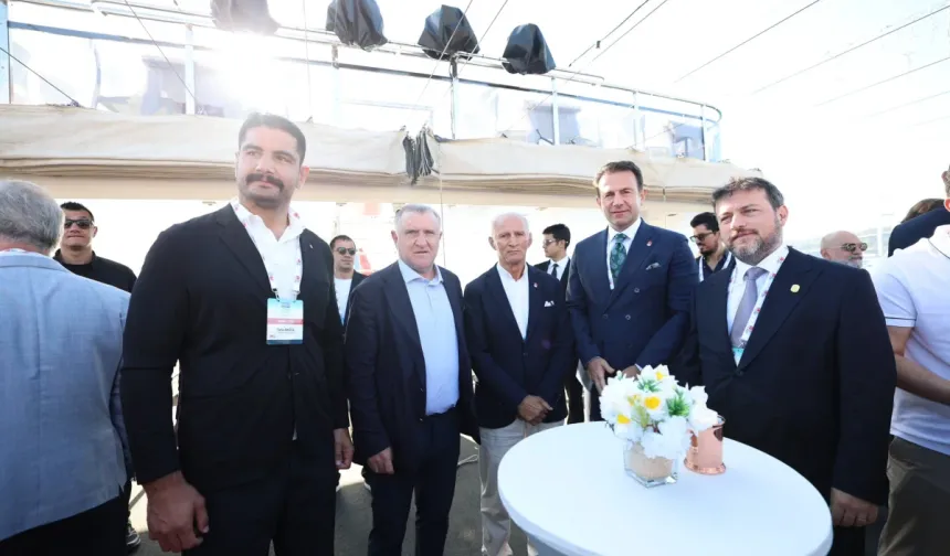 Boğaziçi Kıtalararası Yüzme Yarışı 2 bin 500 sporcunun katılımıyla tamamlandı