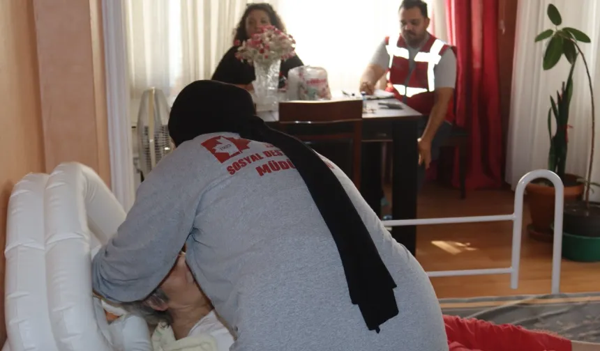 İzmit Belediyesi, evde bakım hizmetine kesintisiz devam ediyor