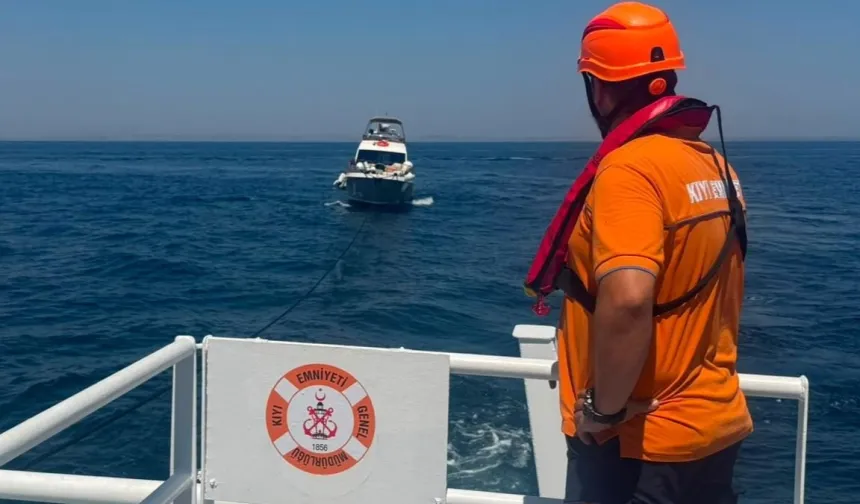 Marmara Adası açıklarında arızalanan tekne kurtarıldı