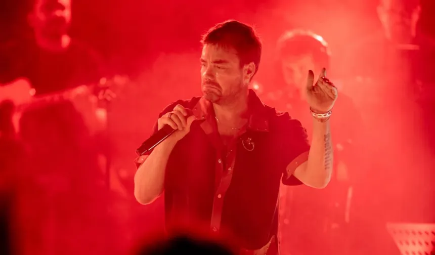 Murat Dalkılıç Yaz Konserleriyle Göz Doldurdu