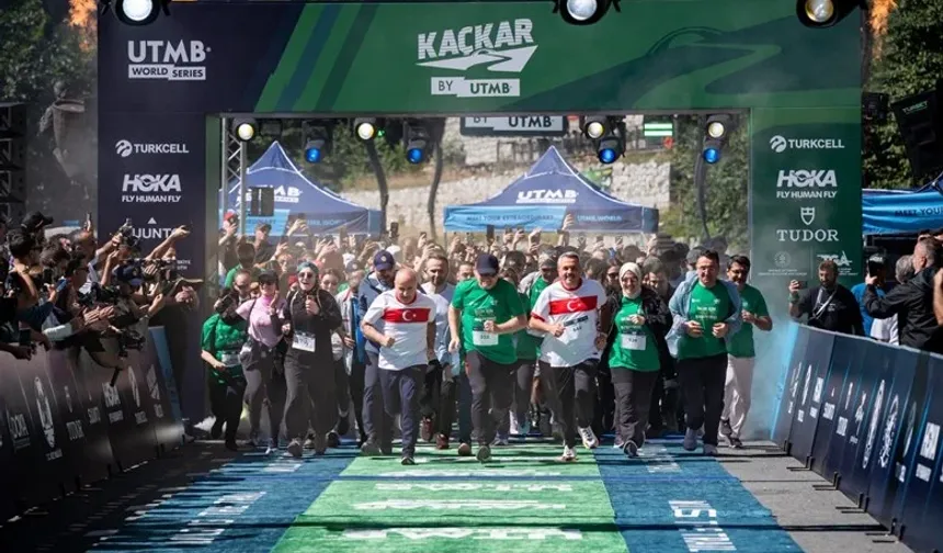 Bakan Bak; Ayder Yaylasını Doğa Sporlarının Davos'u Yapacağız