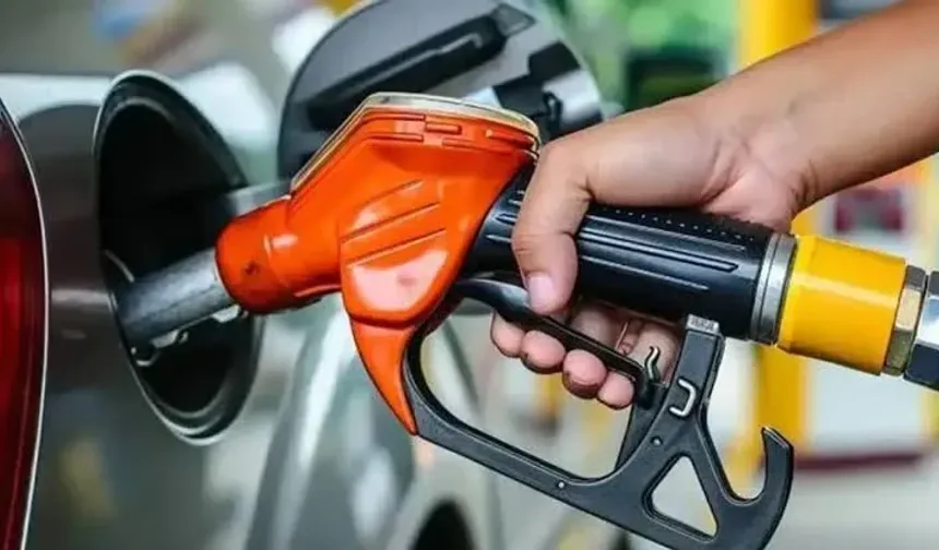 Benzine gece yarısı zammı: İstanbul, Ankara ve İzmir'de fiyatlar