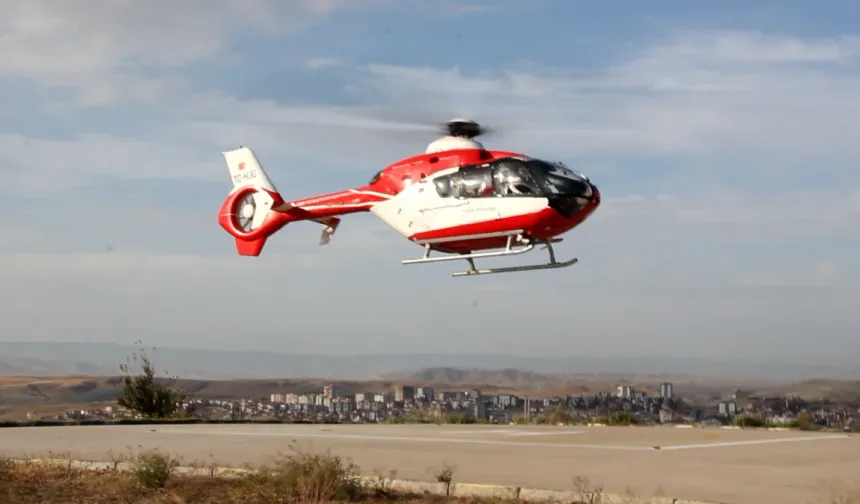 Beypazarı'nda kalp krizi geçiren kadın helikopter ambulansla sevk edildi