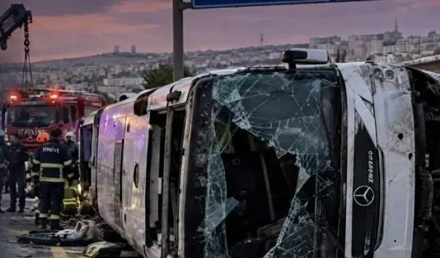 Gaziantep'te servis midibüsü ile otomobil çarpıştı: 7 ölü
