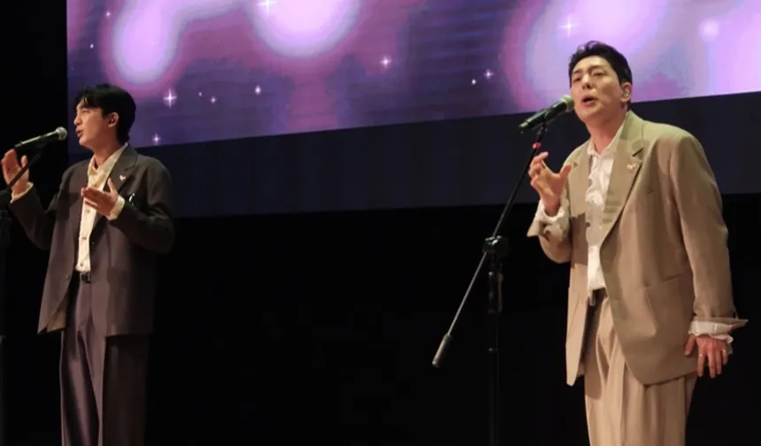 Güney Koreli Müzik Grubu Hoondoo Türkçe şarkıları Çanakkale'de seslendiridi