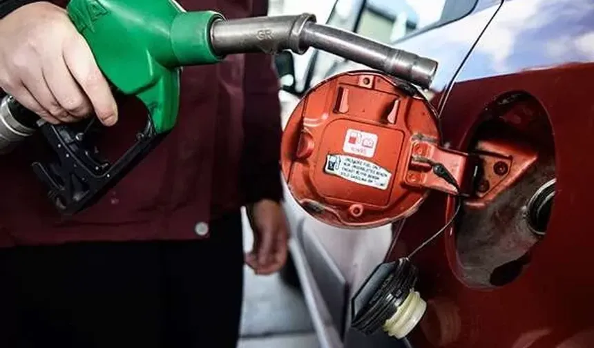 Motorine indirim gözüktü... Şimdilik tabela değişikliğine gerek kalmadı