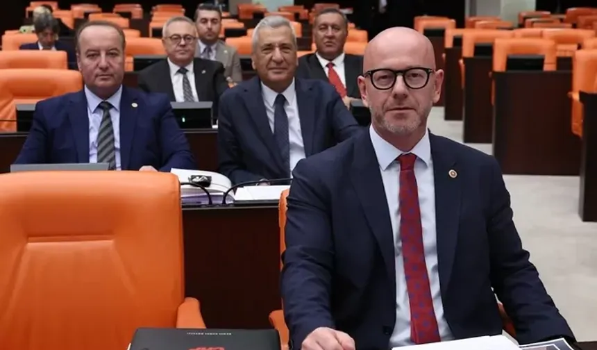 CHP'li Serkan Sarı: Vatandaş borç batağında, yandaşlar fon soygununda