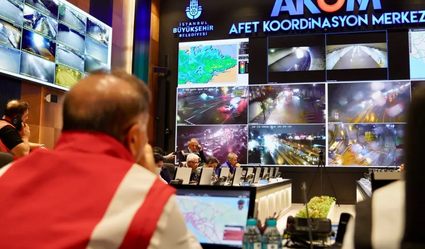 İstanbul'da son yılların en şiddetli yağışlarından biri yaşandı.. Sağanak kabusu: 2 can kaybı
