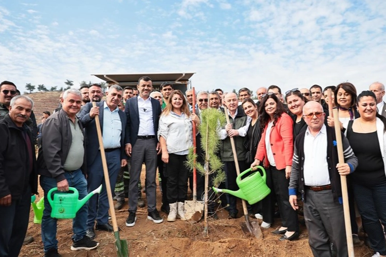 Denizli'de Muhtarlar Günü fidanlarla kutlandı