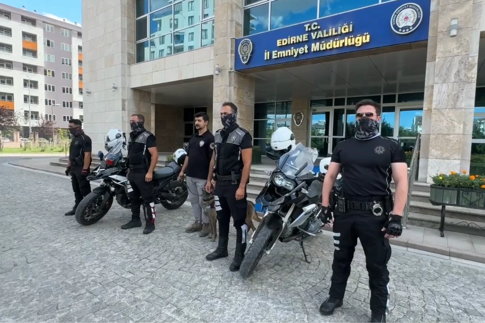 Narkotimler Edirne'de sahaya indi