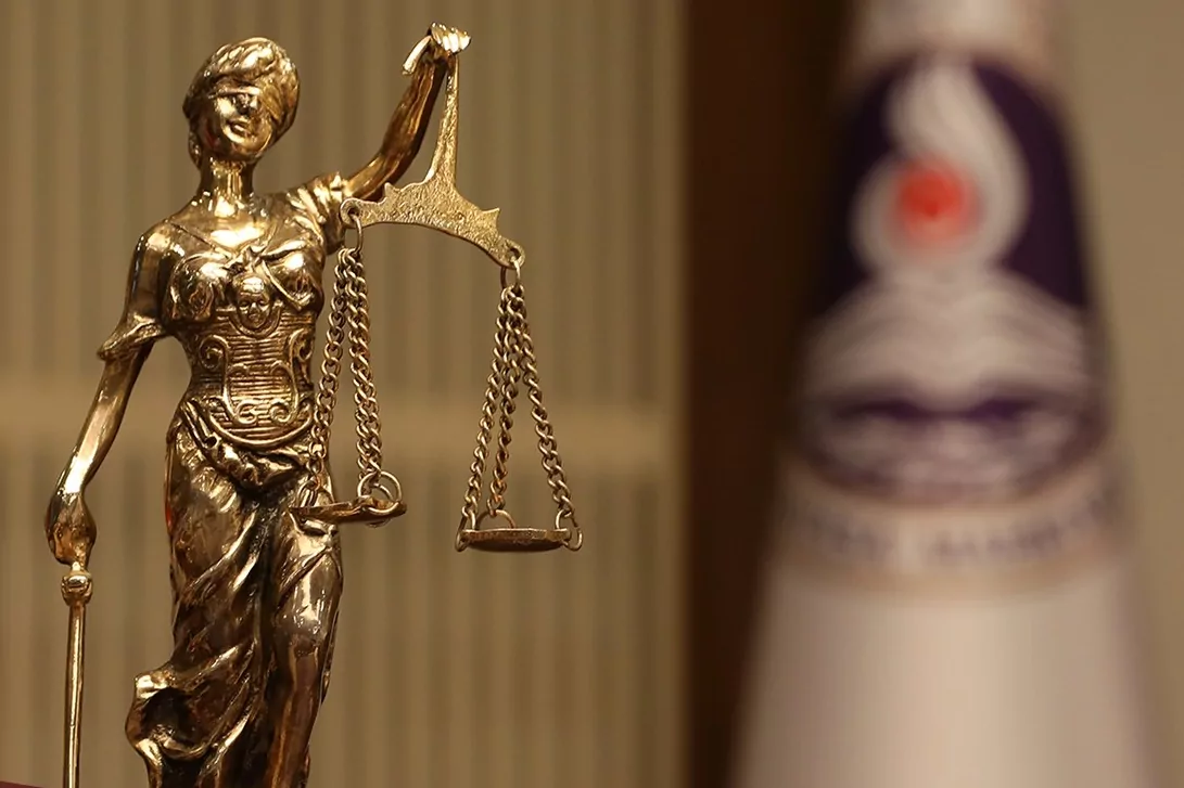 AYM, süresiz yoksulluk nafakasını düzenleyen ibareyi iptal etti