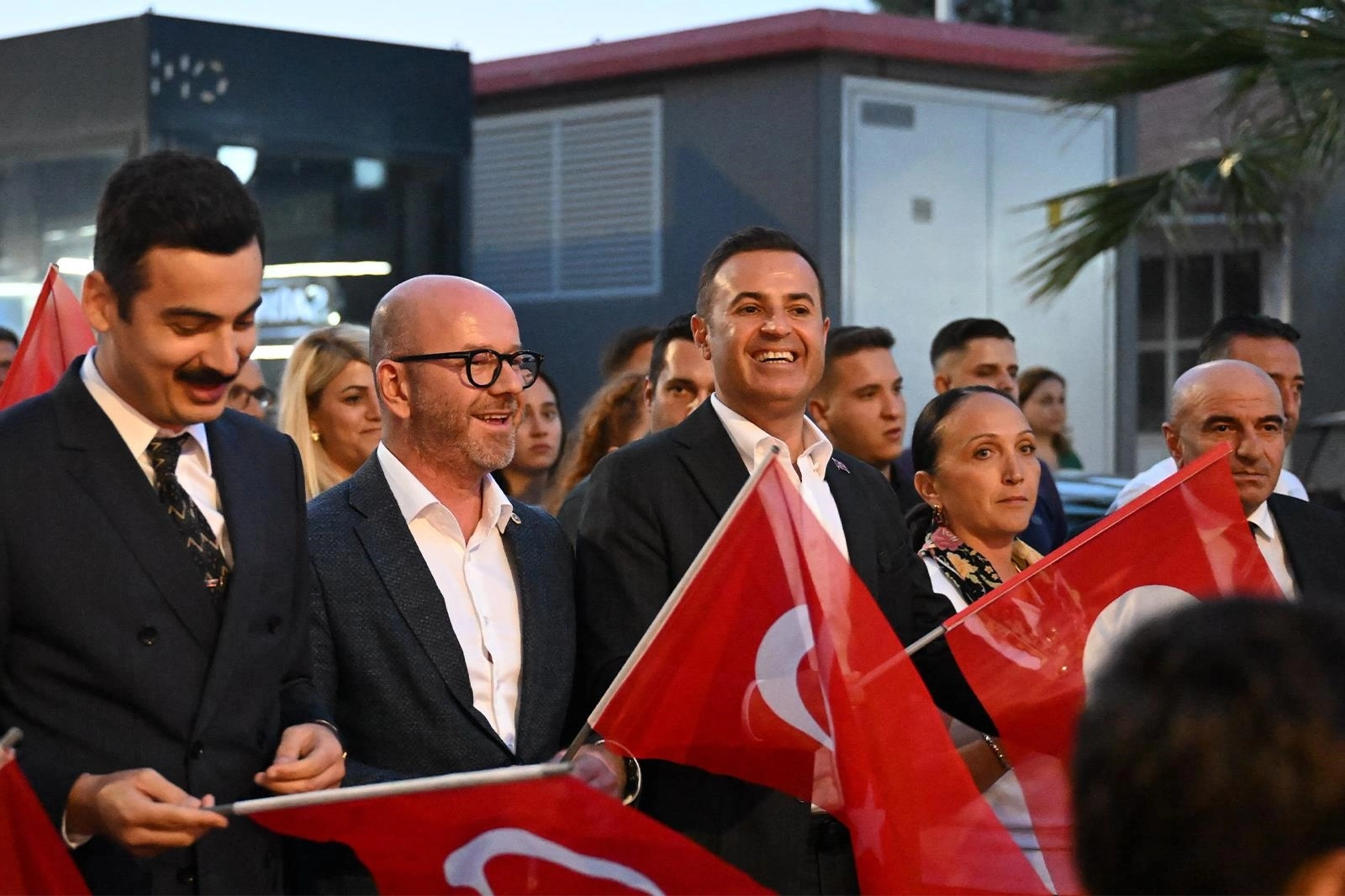 Başkan Akın Manyas'ın kurtuluşunda Fener Alayına katıldı