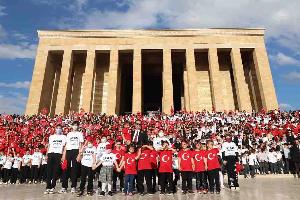 LÖSEV'den Atatürk'ün huzuruna davet