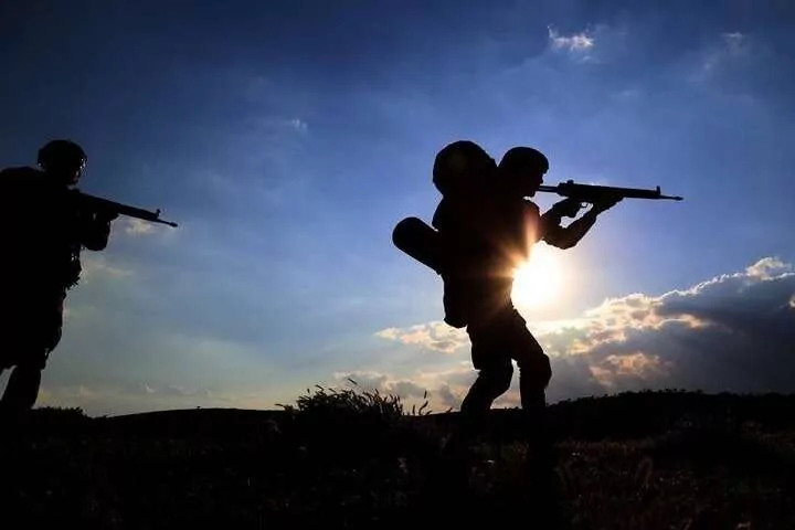 MSB: 3 PKK'lı terörist teslim oldu...Hudutlarda 575 kişi yakalandı