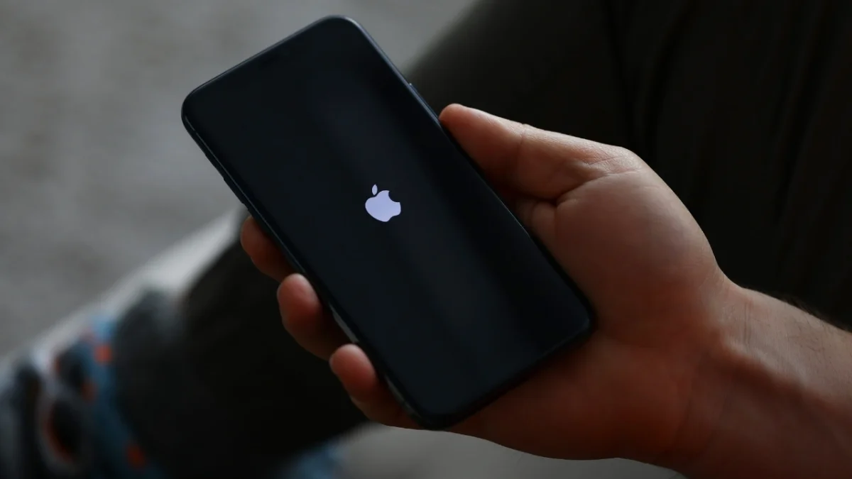 Yeni tanıtılan iPhone'ların ardından eski modellere de zam geldi