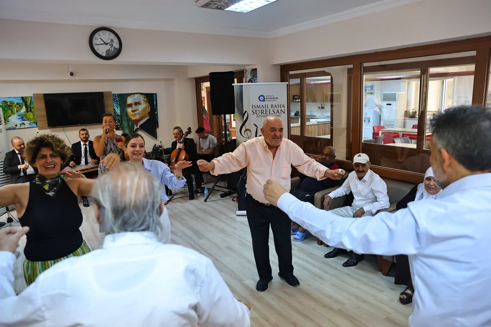 Antalya'da Dünya Yaşlılar Günü kutlandı