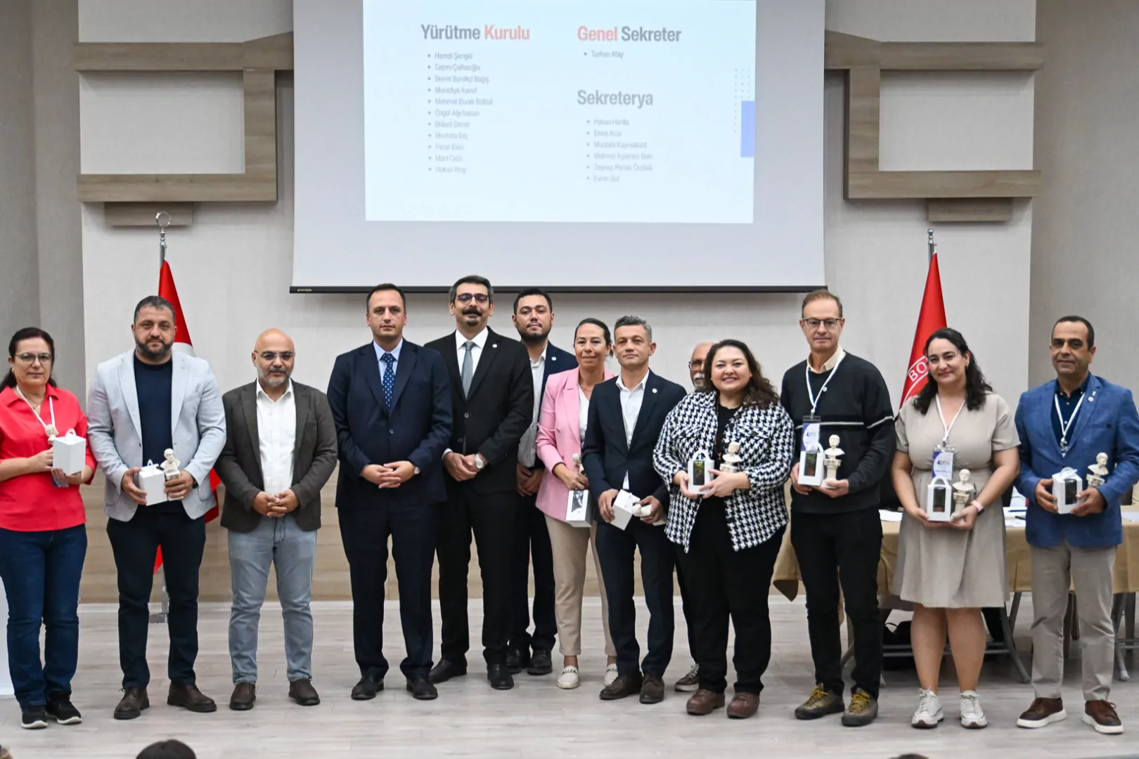 Bornova Kent Konseyi'nde Doğan Baran Mengüş güven tazeledi