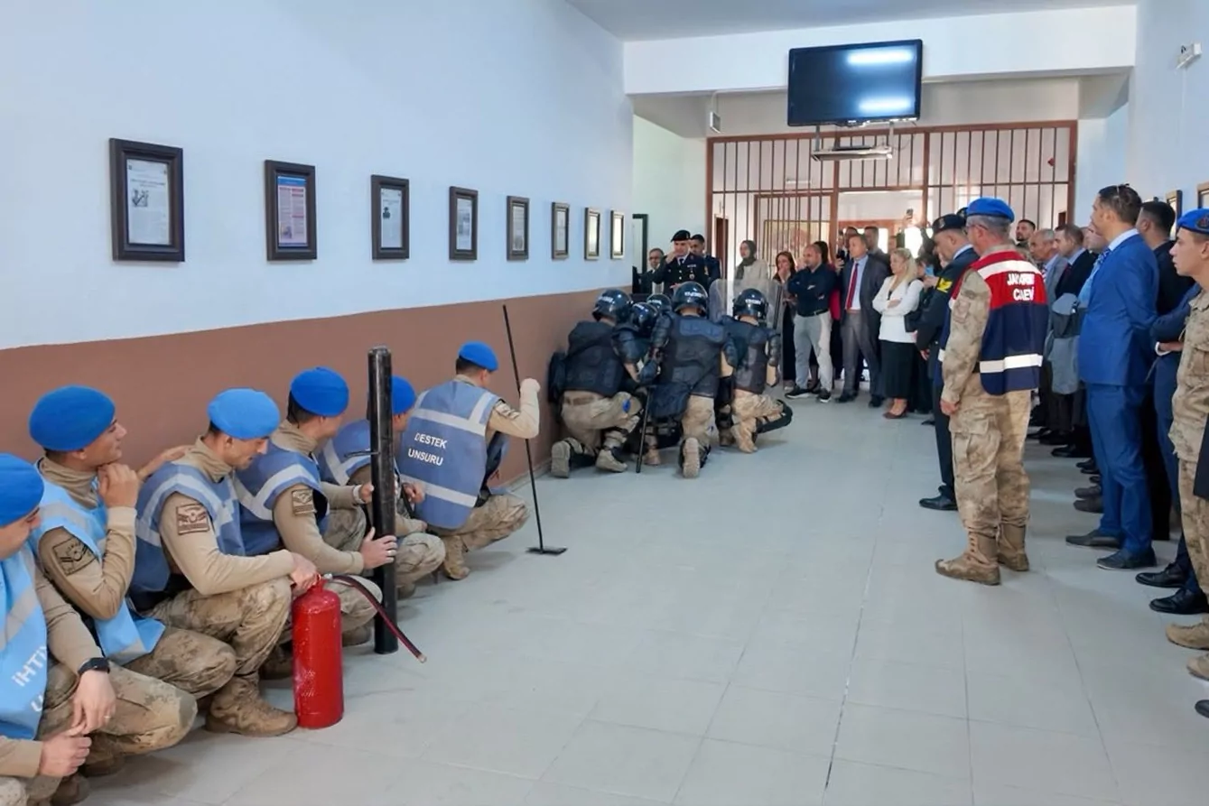 Çanakkale'de 48 kursiyere Ceza İnfaz Koruma eğitimi