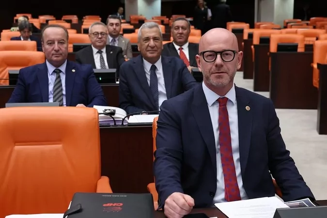 SİYASET