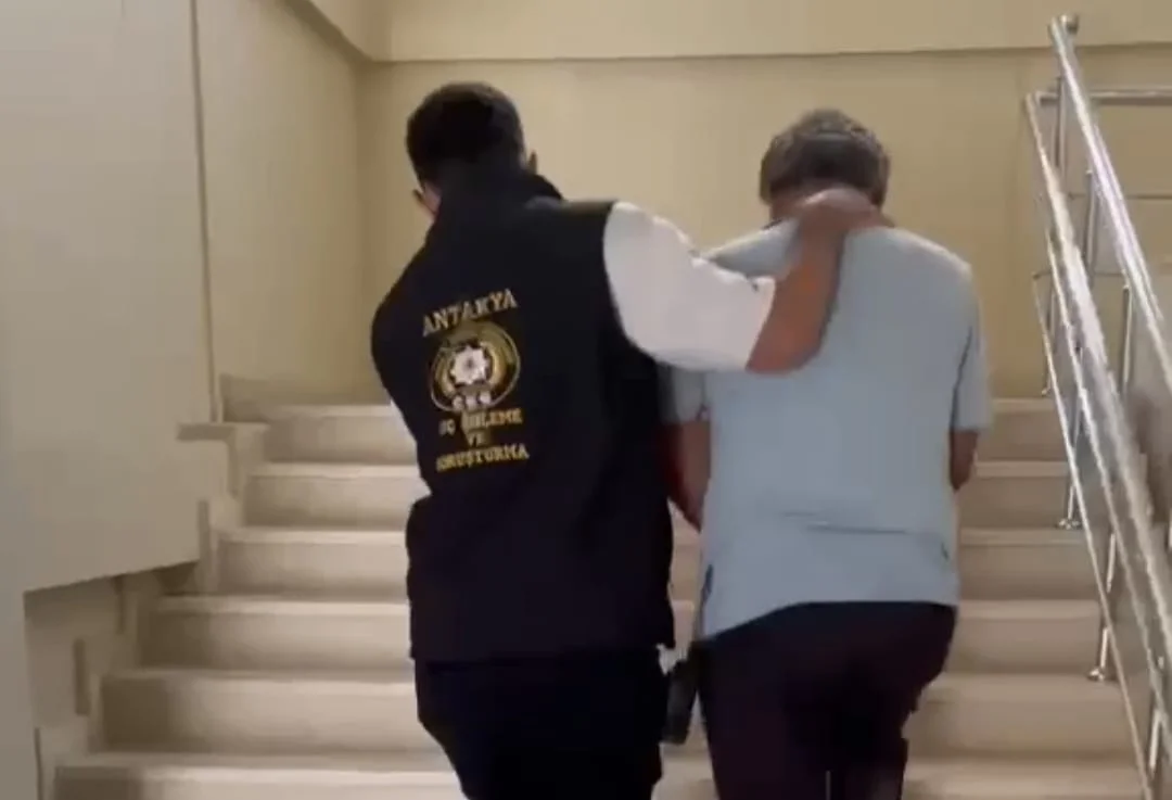Hatay'da 2 yıl 6 ay hapis cezasıyla aranan şahıs yakalandı