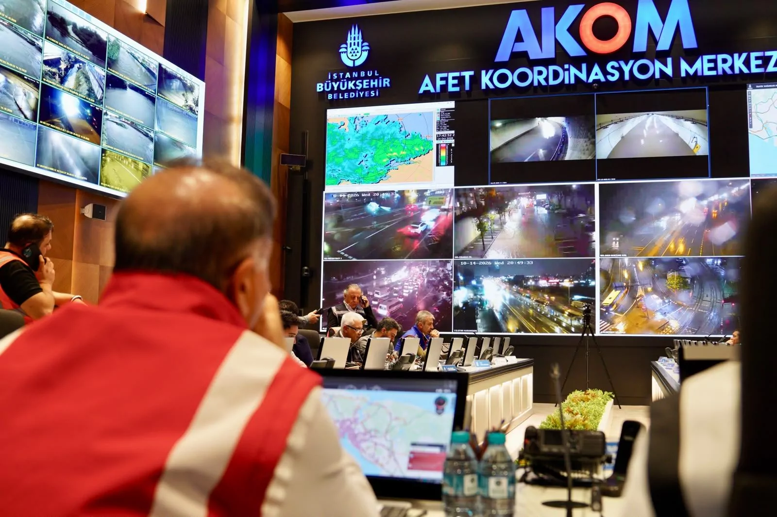 İstanbul'da son yılların en şiddetli yağışlarından biri yaşandı.. Sağanak kabusu: 2 can kaybı