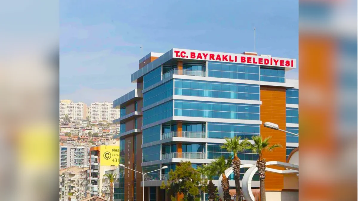 İzmir Bayraklı Belediyesi'ne operasyon: 45 gözaltı