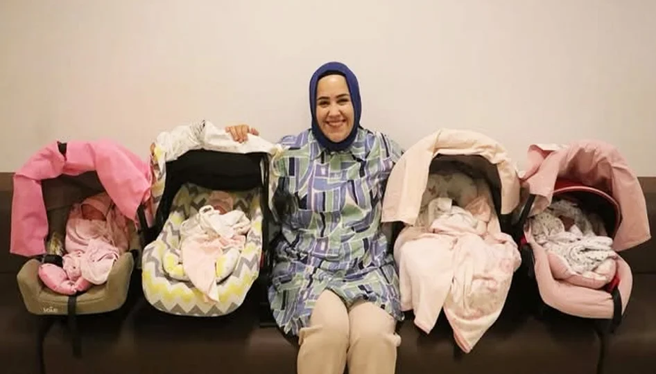Kaş Kınık'ta ikinci çocuk bekleyen ailenin dördüzleri oldu!