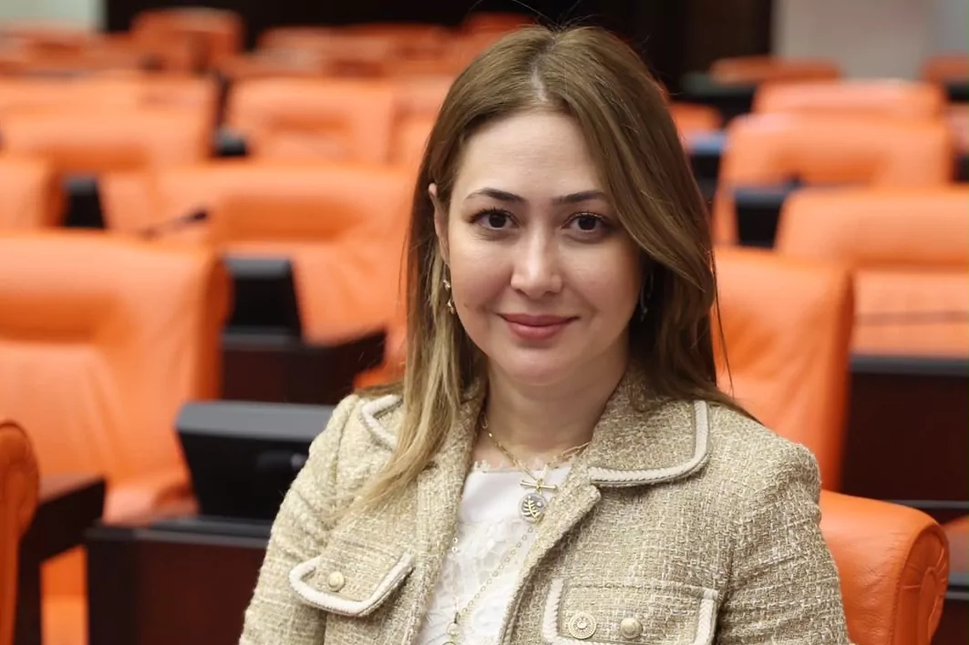 MHP'li Zuhal Karakoç trafik kazasında yaralandı! Ankara'da ameliyat edildi
